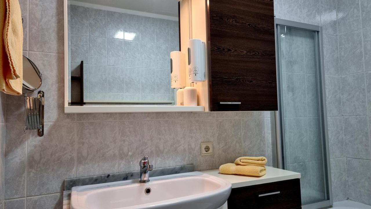 Boutique Appartamento Bacchus Marlengo Exterior foto