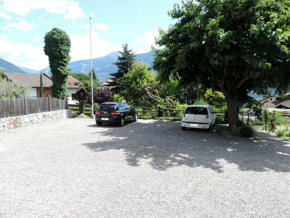 Boutique Appartamento Bacchus Marlengo Exterior foto